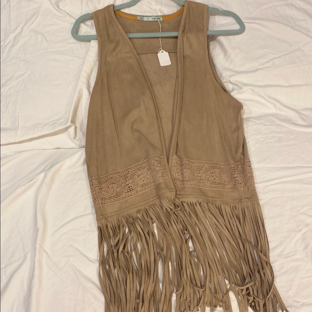 Tan vest w/fringe